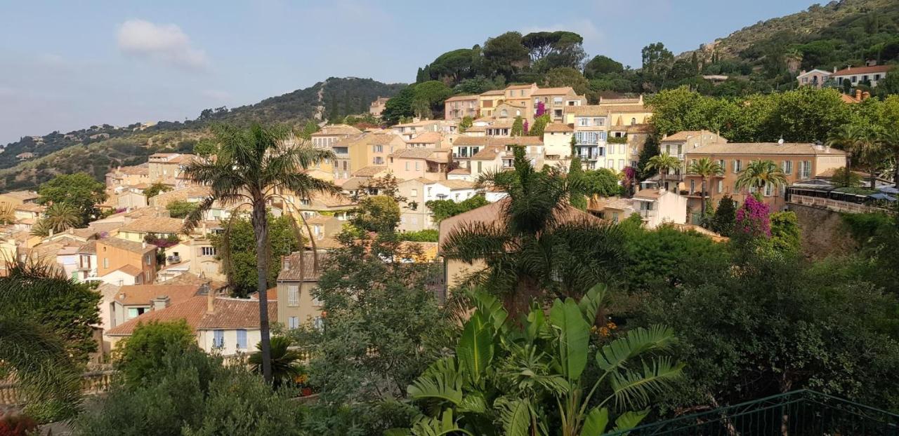 L'Odyssee Provencale, Un Duplex De Charme De 2 Chambres Au Pied Du Village Medieval De Bormes-Les-Mimosas, Offrant Des Prestations Haut De Gamme Et Une Superbe Vue Sur Le Massif Des Maures Extérieur photo